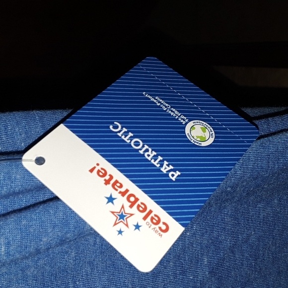 SALE Cat womans tee/ BUNDLE ONLY 2or more items - Picture 3 of 3